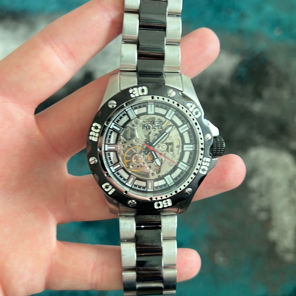 Mens Invicta watch. Great condition.
